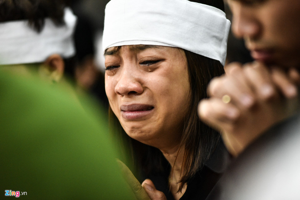 Người thân tiếc thương chiến sĩ PCCC thiệt mạng ở cao tốc Pháp Vân